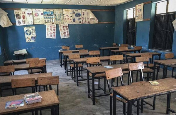 Nigerian Authorities Free 24 Kidnapped Schoolgirls