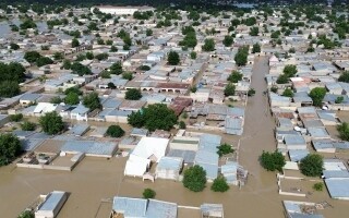Сильные наводнения в Мaiduguri после обрушения дамбы