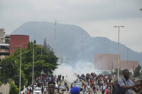 Протесты в Абудже против экономических реформ